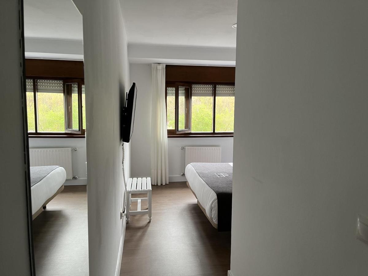 Hotel Avelina Cangas de Onis Exterior photo