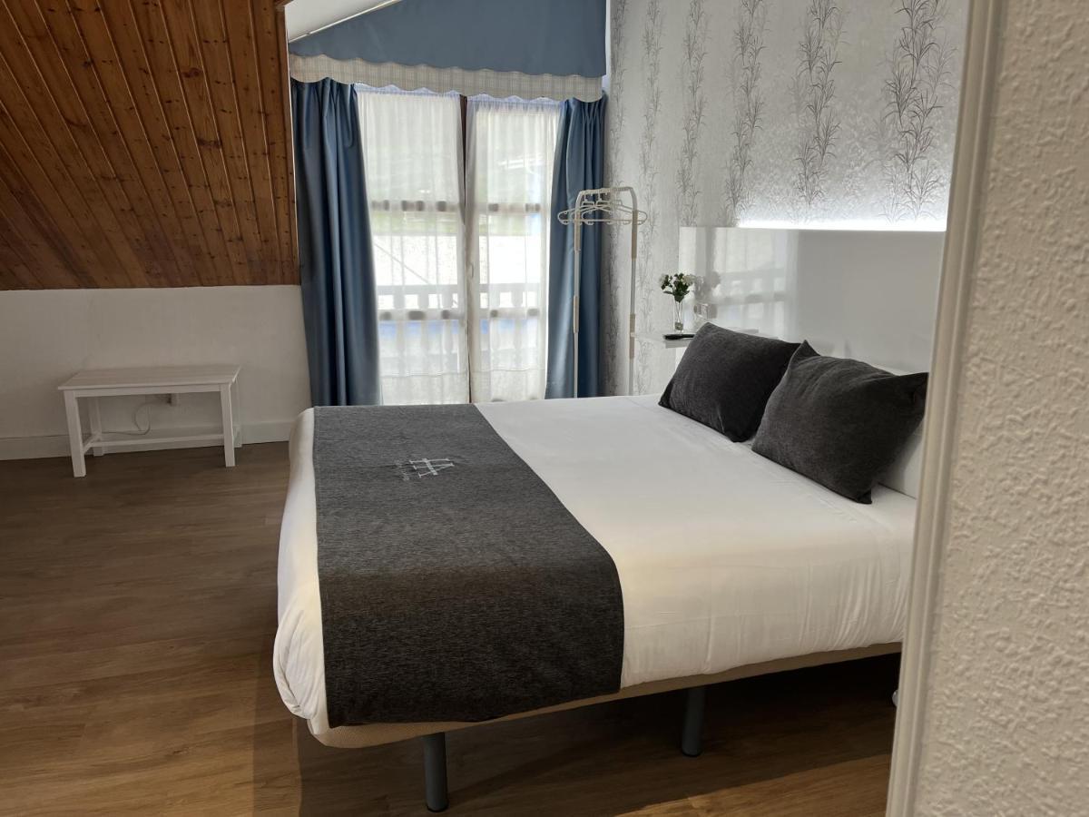 Hotel Avelina Cangas de Onis Exterior photo
