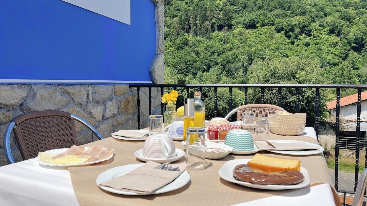 Hotel Avelina Cangas de Onis Exterior photo