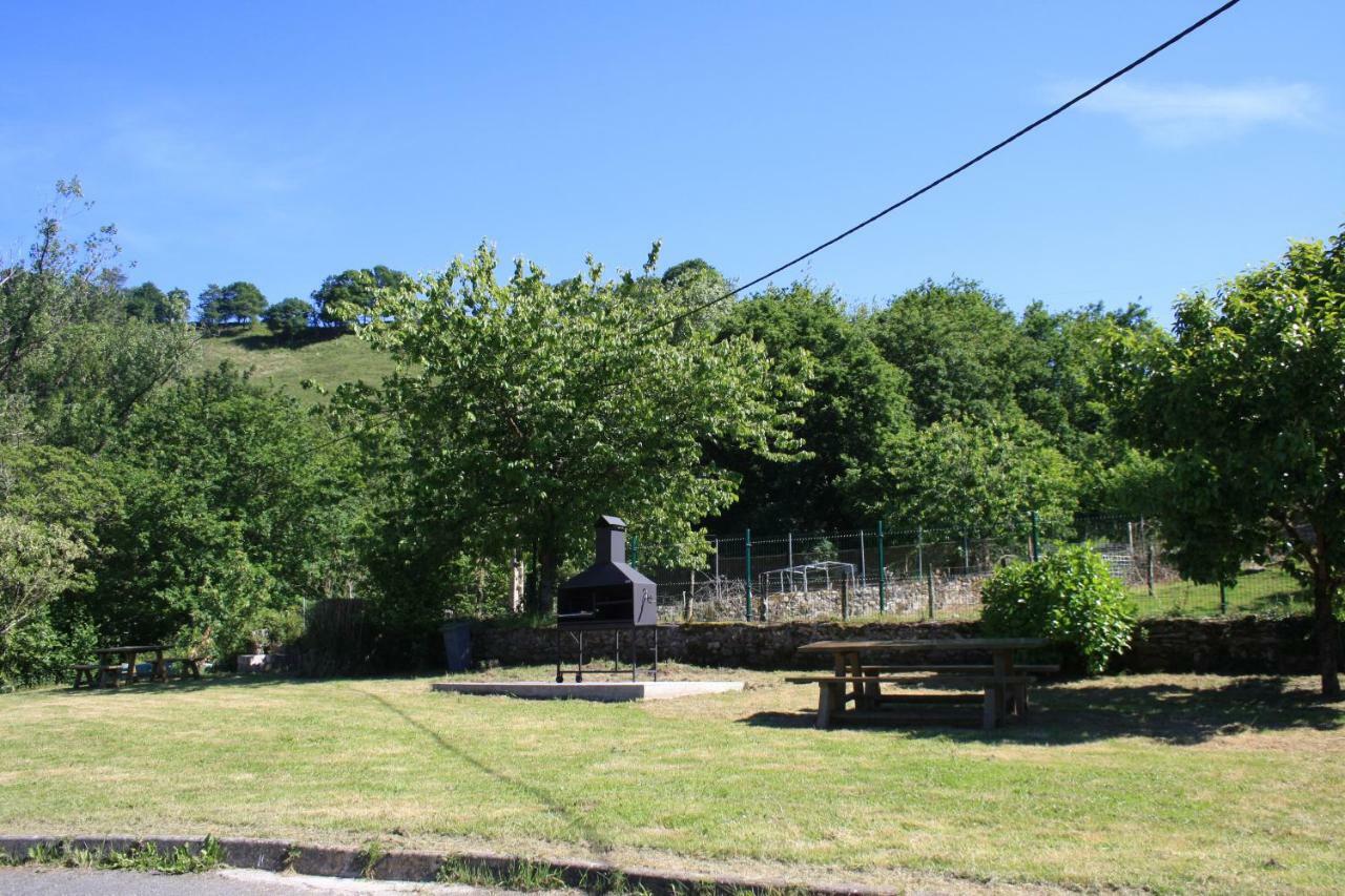 Hotel Avelina Cangas de Onis Exterior photo